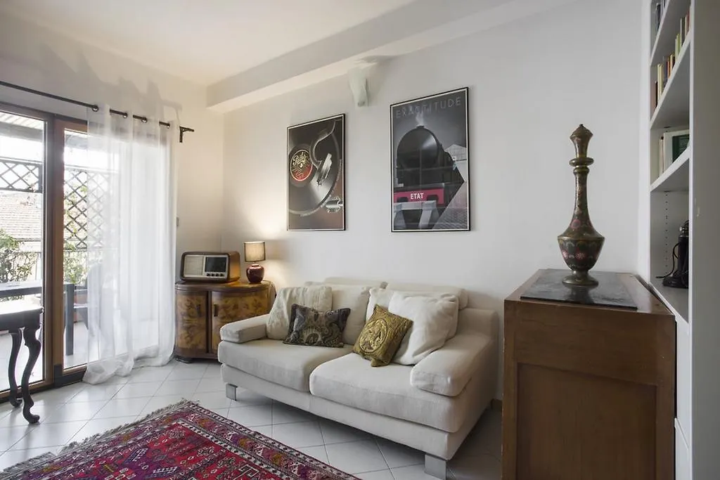 Apartment Montebello Rome