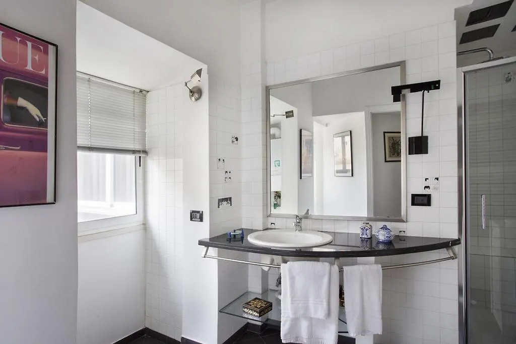 Apartment Montebello Rome