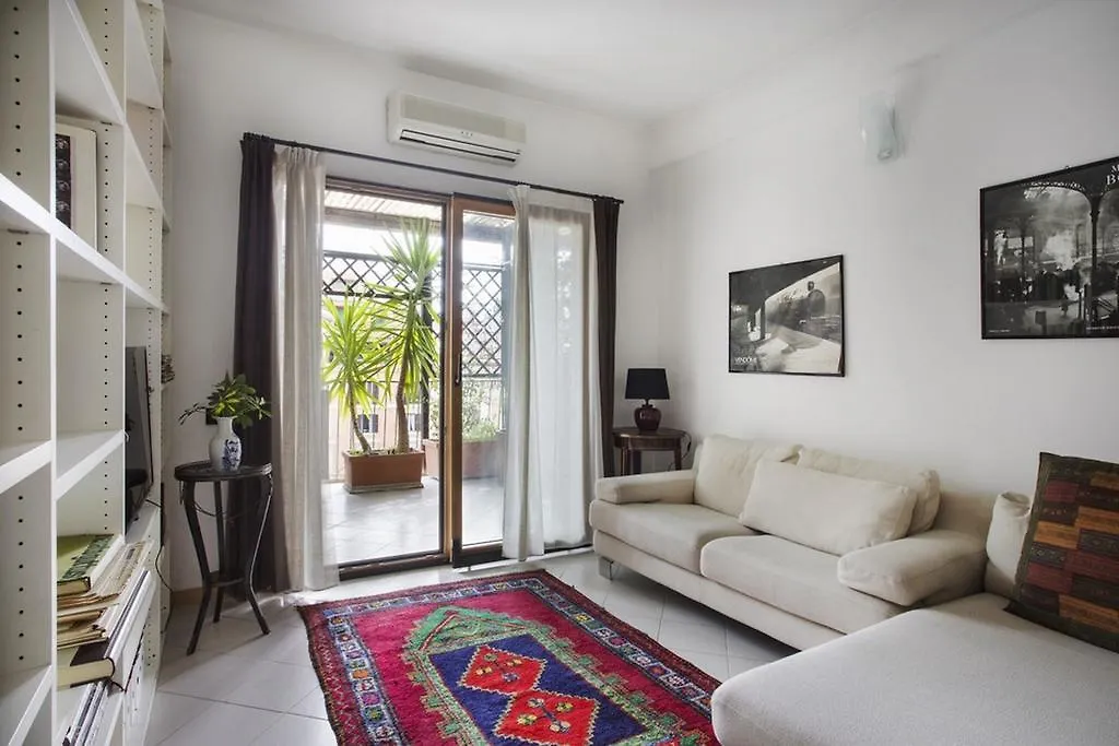 Apartment Montebello Rome