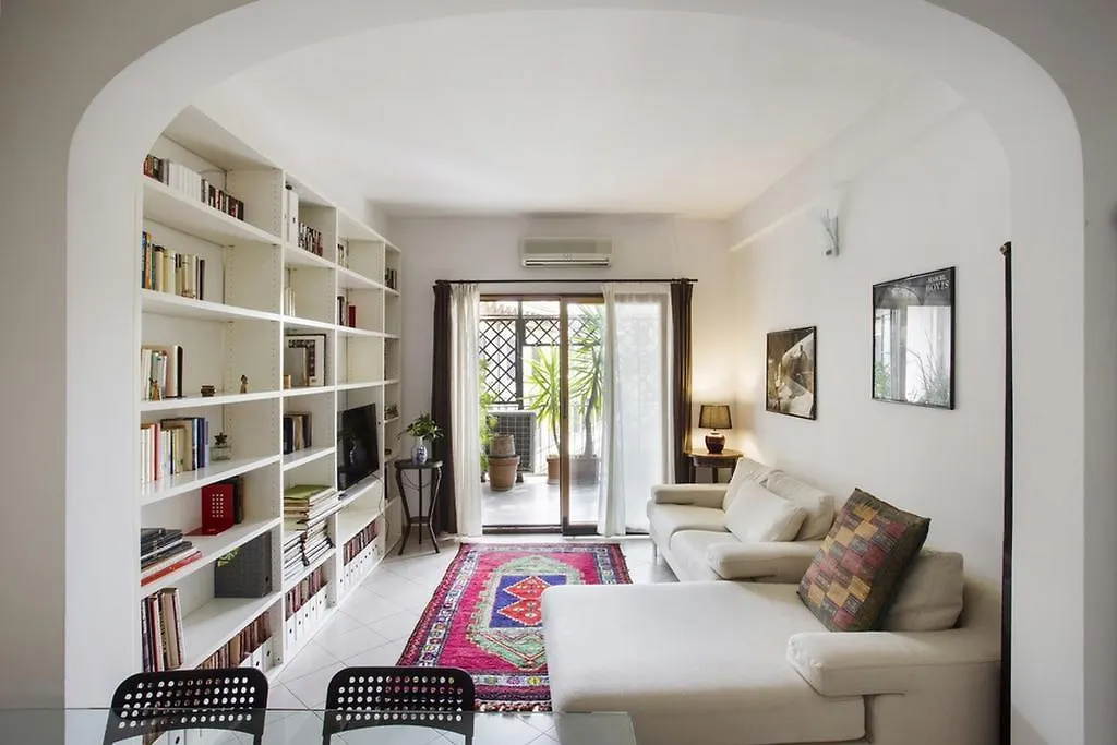 Apartment Montebello Rome